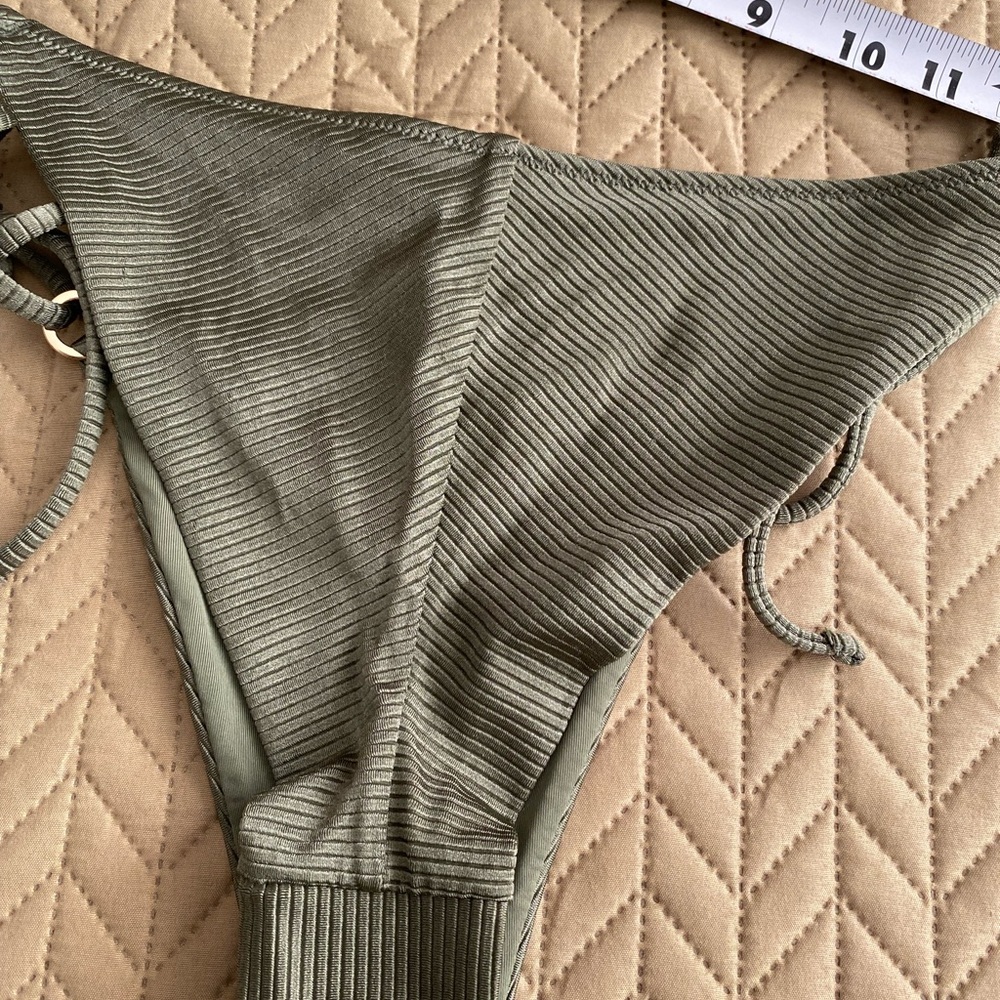 Aerie shine bikini bottoms, size Medium (bottoms only) - Picture 9 of 14